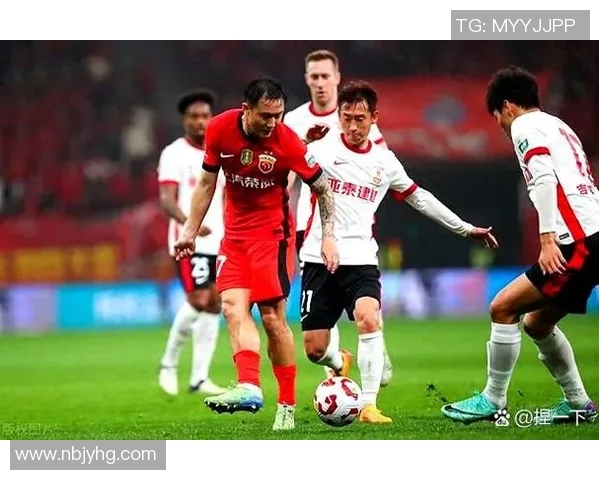 杭州羽毛球队以85分稳居冠军赛积分榜首位展现强劲实力